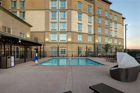 hilton santa clarita california